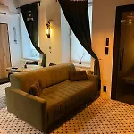 Hydra Haven L Sauna & Jacuzzi L Luxury Wellness Loft *