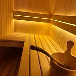 Hydra Haven L Sauna & Jacuzzi L Luxury Wellness Loft