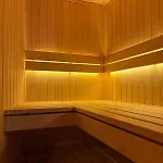 Hydra Haven L Sauna & Jacuzzi L Luxury Wellness Loft *
