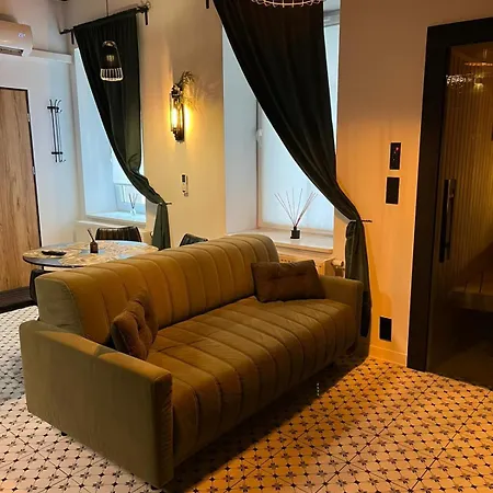 Hydra Haven L Sauna & Jacuzzi L Luxury Wellness Loft *