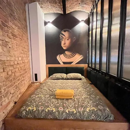 Hydra Haven L Sauna & Jacuzzi L Luxury Wellness Loft