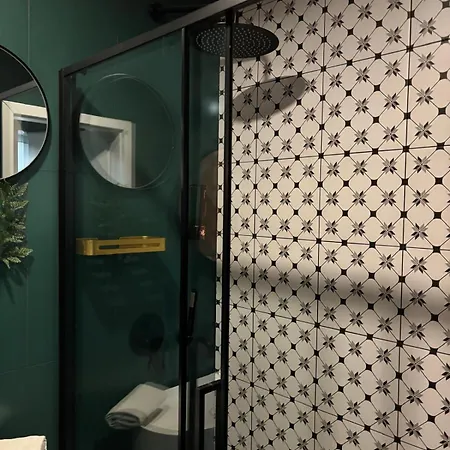 Lägenhet Hydra Haven L Sauna & Jacuzzi L Luxury Wellness Loft *