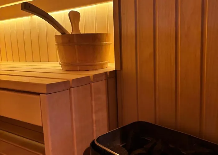 Hydra Haven L Sauna & Jacuzzi L Luxury Wellness Loft Апартаменты *