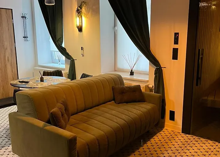 Hydra Haven L Sauna & Jacuzzi L Luxury Wellness Loft *