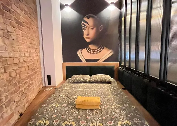 Hydra Haven L Sauna & Jacuzzi L Luxury Wellness Loft