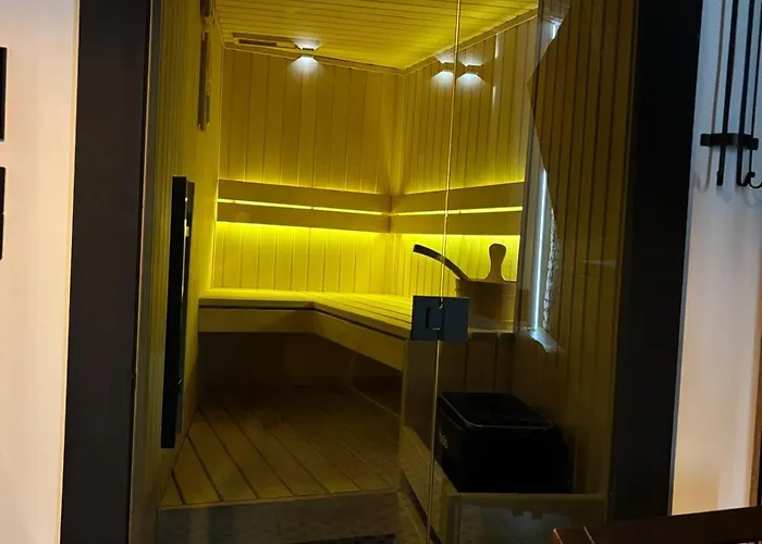 Hydra Haven L Sauna & Jacuzzi L Luxury Wellness Loft Катовице