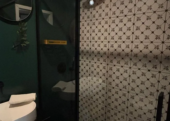 Hydra Haven L Sauna & Jacuzzi L Luxury Wellness Loft Апартаменты *