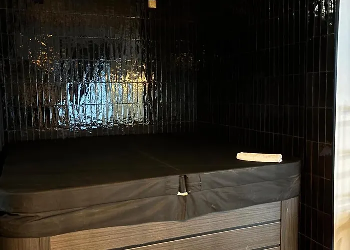 Апартаменты Hydra Haven L Sauna & Jacuzzi L Luxury Wellness Loft