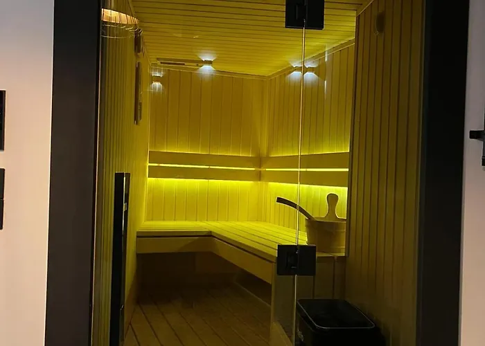 Hydra Haven L Sauna & Jacuzzi L Luxury Wellness Loft Апартаменты *