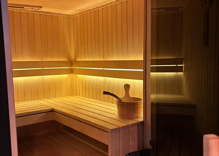 Hydra Haven L Sauna & Jacuzzi L Luxury Wellness Loft Апартаменты